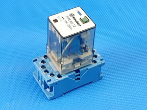 Finder 60.13 250V , 10A Leistungsrelais 24VDC  mit Sockel - Picture 1 of 3