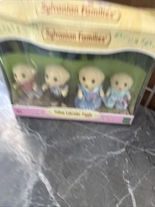 Figuras familiares labrador amarillo SYLVANIAN Families caja dañada nuevas - Imagen 1 de 5