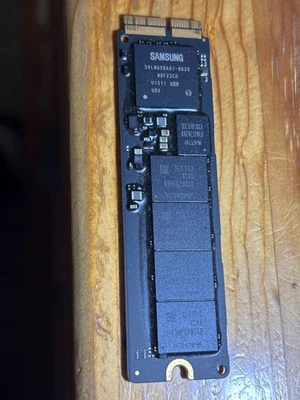 Apple MZ-JPV2560/0A4 256GB PCIE x4 3.0 Internal SSD (655-1959B) For A1398, A1502 - Image 1 of 4