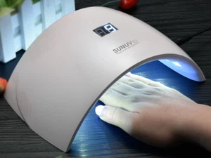 Lampada Uv per Unghie 15 Led Polimerizzazione Rapida Gel 24W Usb con Display - Foto 1 di 1