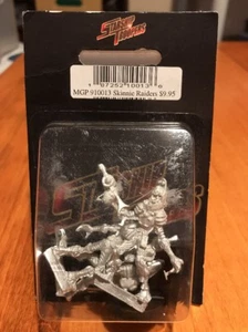 Starship Troopers   Skinnie Raiders    MGP 910013    New Blister Pack - Picture 1 of 8