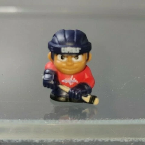 RARE 1" TALL WASHINGTON CAPITALS NHL SERIES 1 TEENYMATES HOCKEY FIGURE Cover
