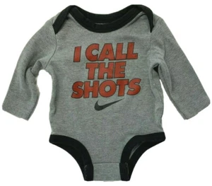 Nike Baby Jungen 3 Monate grau I Call the Shots Swoosh Basketball Logo Body - Bild 1 von 5