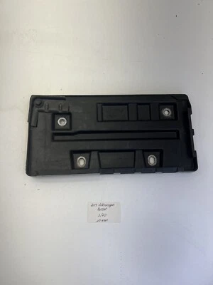 Volkswagen Passat 2012-2015 2,5 L bandeja de batería panel OEM. Foto 1 de 4