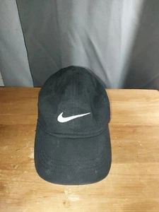 Nike Jungen Strapback Mütze schwarz Größe Kind gesticktes Logo 100 % Baumwolle - Bild 1 von 3