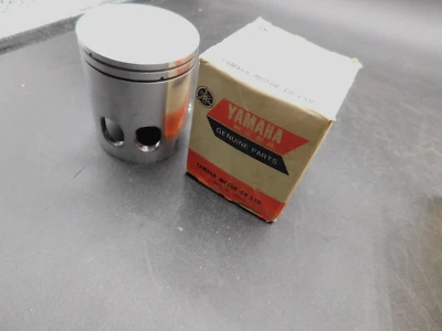 Pistón STD NUEVO OEM, estándar, 1976 - 1981 Yamaha RD200DX, Europa, Canadá Foto 1 de 4