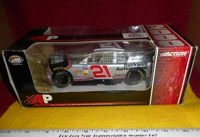 NASCAR ACTION LMT. ED. MIKE DILLON NO. 21 CHEVY STOCK CAR 1/24 DIECAST DISPLAY - Image 1 of 4
