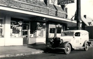 SEATTLE WA 1940 VOUGE CLEANERS ORIGINAL PHOTO 1941 LICENSE PLATE 720 E 45th ST - Picture 1 of 3
