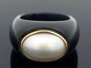 SCHMUCKJAGD RING GR. 15,5 (CA.49) AUS JADE MIT MABÉ -ZUCHTPERLE & 585/-GELBGOLD - Imagen 1 de 3