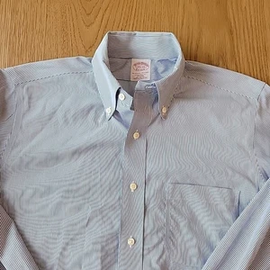 Brooks Brothers Camicia Abito Uomo 14,5 - 34 Blu Bianco Righe Preppy Non Ferro - Foto 1 di 9