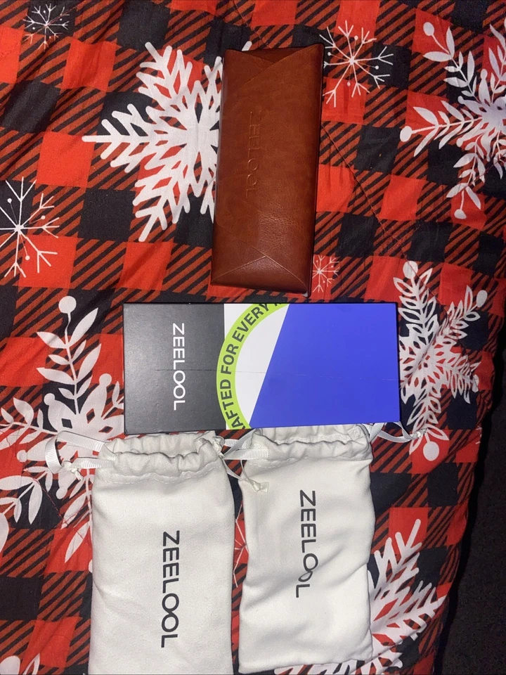 4 estuches para gafas Zeelool blanco estuche blando una caja y un estuche de cuero para gafas sin usar Foto 1 de 4