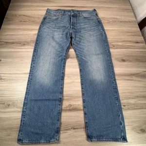 Levi's 501 Jeans Mens W36 L30 Button Fly Straight Leg Medium Wash Denim - Picture 1 of 12