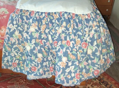 Ralph Lauren "Jardin" KING Bed Skirt-Flowers-Blue-13" Drop-100% Cotton - Image 1 of 4