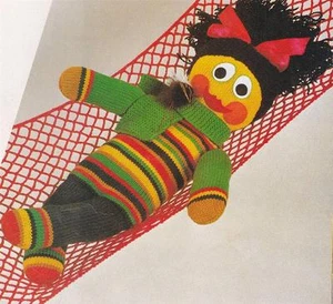BIG HAPPY DOLL - 60 to 70cm height / 8ply or 12ply - COPY toy knitting pattern - Foto 1 di 1