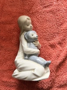 Nao by Lladro Daisa Girl with Teddy Bear 1977 Retired. Made in Spain. - Picture 1 of 5