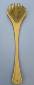 Vintage AVON Pale Soft Yellow Bath Shower Back 15" Handle Body Brush Decor - Bild 1 von 4