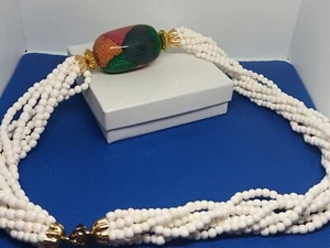 1980s Style Snakeskin Resin And White Bead Necklace With Gold Embellishments - Picture 1 of 9