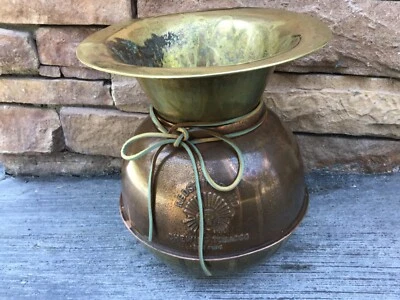 DE COLECCIÓN MARCA PIEL ROJA TABACO ESCUPIDOR CUSPIDOR - LATÓN Y COBRE 8" DE ALTO Foto 1 de 4