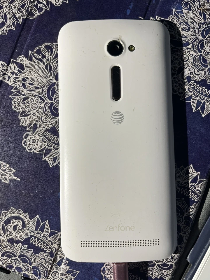 Asus Zenfone 2E(Z00D) 8GB White Locked Gsm ATT Android Smartphone- Lcd Burns - Image 1 of 4