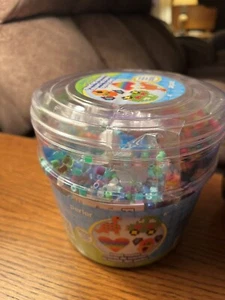 Bastelset mit verschmolzenen Perlen 8500 Teile Kinder Aktivität Eimer Lochbretter ab 6 Jahren Multi - Bild 1 von 1