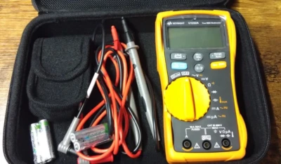 RMS D-L Agilent Digital-Handmultimeter mit NCV, 600V AC/DC, Vsense, U1232A - Bild 1 von 4