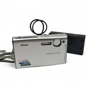 Nikon COOLPIX S7 Digital Camera 7.1MP Silver Compact Digicam + Charger - Picture 1 of 9