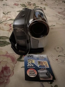 JVC GR DA30U Digital Video Camera 30x Optical Zoom Sliding Monitor ** UNTESTED * - Picture 1 of 10