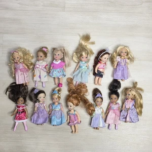 Lotto 13 Bambole Mattel 1994 Barbie Sorella Vintage Kelly & Friends 4” Vestite - Foto 1 di 10