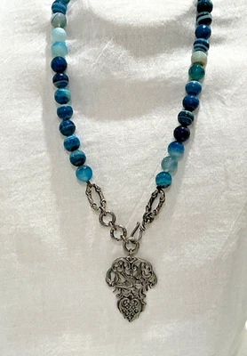 Collar de piedras de ágata veta azul marca "Love Heals" Foto 1 de 4