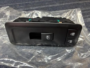 Genuine Navistar 4061968C4 CONTROL, ELECTRONIC, POD PASS DOOR (Q3) - Picture 1 of 3