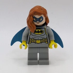 LEGO Batman- Batgirl Minifigure (SH0965) Light Bluish Grey Suit from 76272 - Picture 1 of 5