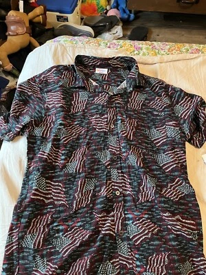 LULAROE MEN'S AMERICAN FLAG BUTTON DOWN SHORT SLEEVE SHIRT SZ S Nwt - Image 1 of 4