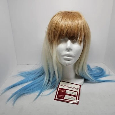 Peluca Modelo Modelo Premium "Cielo" Azul Avena Foto 1 de 4