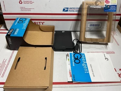 Seagate FreeAgent Go Hard Drive 9KV2AU-572 750GB - Image 1 of 4