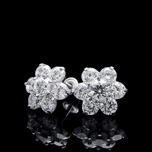 1,50 kt simulierter Diamant Floral Cluster Ohrringe 14 kt Weißgold Ohrstecker Schraubverschluss - Bild 1 von 4