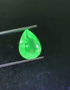 3.71ct Impressive! World Rarest Hyalite Opal color Change under UV Light Raregem - Picture 1 of 5