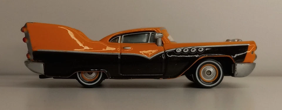 Disney Pixar Cars Hank “Halloween” Murphy Mattel Die Cast Vehicle Foto 1 de 4