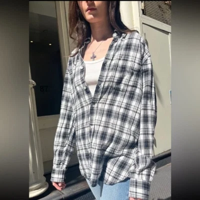 Camisa Top Brandy Melville Hazel Franela Abotonada Talla Única Foto 1 de 4