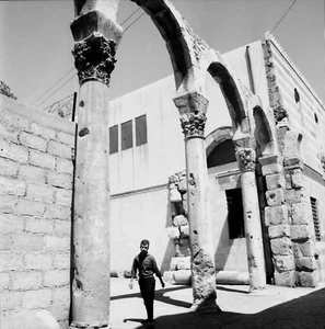 DAMAS c. 1960 - Homme Colonnade Byzantine - Négatif 6 x 6 - SYRIE 7 - Picture 1 of 1