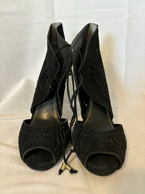 Ivanka Trump 女式黑色图案高跟鞋 9 码 — 第 1/4 张图片