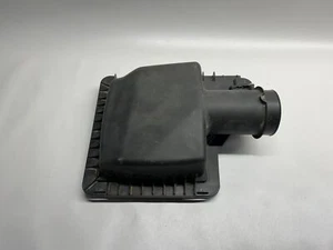 FORD MUSTANG Air Filter Box Upper Part BR33-9643-AA BR33-9661-AA 3.7 2013 - Picture 1 of 12
