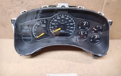 Chevrolet Silverado 1500 2001 velocímetro ID - DHRK tiene 165.945 millas   Foto 1 de 4