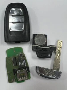 ORIGINAL AUDI 3 TASTEN FERNBEDIENUNG SMART SCHLÜSSELANHÄNGER A4 A5 A6 A7 ETC KEYLESS 8T0959754K! - Bild 1 von 5