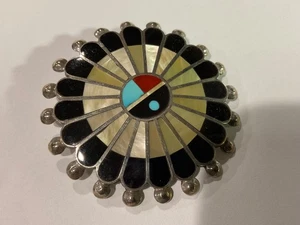 Broche/Pin de Plata con Incrustación de Fregona Turquesa Ónix Cara de Sol Zuni Nativo Americano De Colección - Imagen 1 de 6