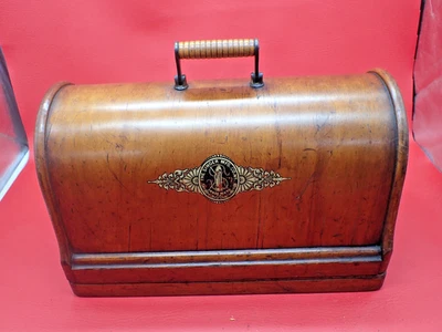 Antique 1887 Singer 12K Fiddlebase Sewing Machine Carrying Case Nice Condition - Image 1 of 4