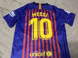 (SZ M) Messi Rakuten 10 Souvenir Soccer Jersey - Picture 1 of 3