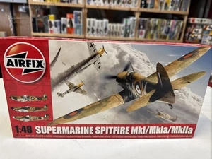 Airfix A05115A Supermarine Spitfire MkI/MkIa/MkIIa 1:48 Scale Model Kit New - Picture 1 of 3