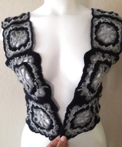 CHALECO BOLERO DE CROCHET ÚNICO HECHO A MANO - Imagen 1 de 3