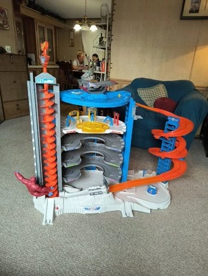 Juego de garaje Hot Wheels Super Ultimate (FDF25) Foto 1 de 4