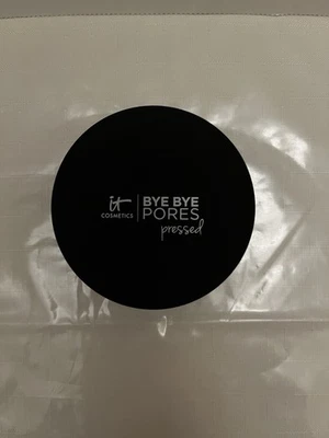 It Cosmetics Bye Bye Pores Pressed Setting Powder, Translucent, 0.31 oz - Image 1 of 4